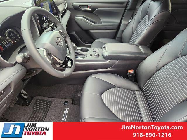 new 2025 Toyota Highlander car, priced at $49,401