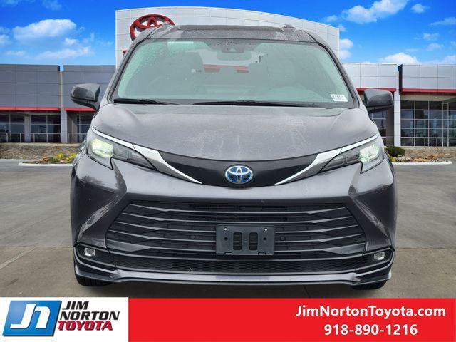 used 2025 Toyota Sienna car, priced at $44,047
