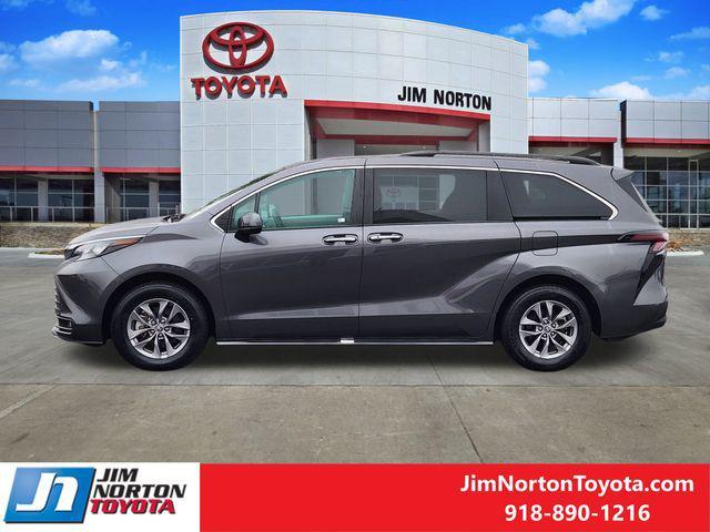 used 2025 Toyota Sienna car, priced at $44,047