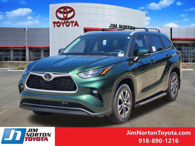 new 2025 Toyota Highlander car, priced at $45,492