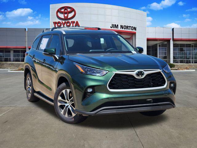 new 2025 Toyota Highlander car, priced at $45,492