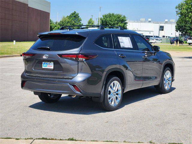 new 2024 Toyota Highlander car, priced at $47,526