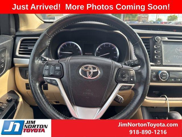 used 2014 Toyota Highlander car, priced at $17,905