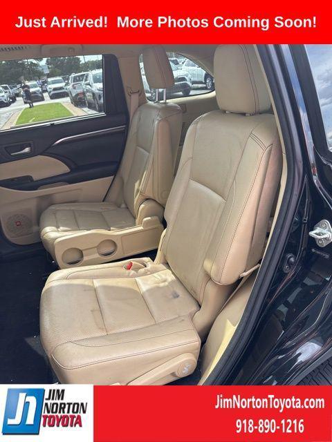 used 2014 Toyota Highlander car, priced at $17,905