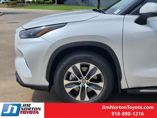 new 2025 Toyota Highlander car, priced at $47,845