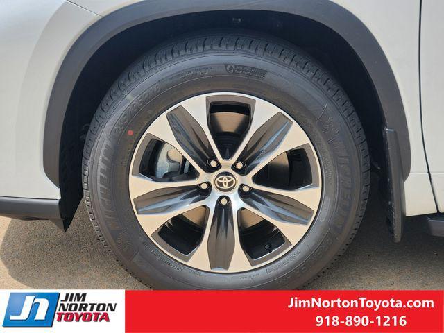 new 2025 Toyota Highlander car, priced at $47,845