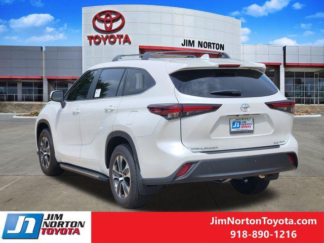 new 2025 Toyota Highlander car, priced at $47,845