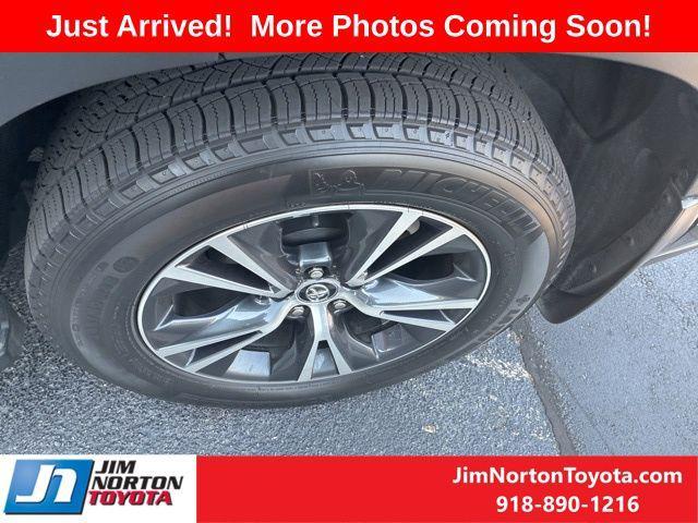 used 2017 Toyota Highlander car, priced at $24,085