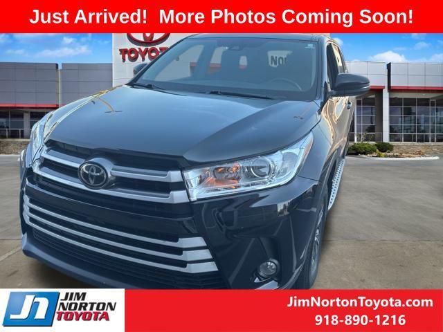 used 2017 Toyota Highlander car, priced at $24,085