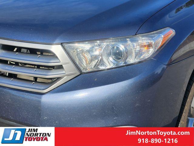 used 2013 Toyota Highlander car, priced at $17,047