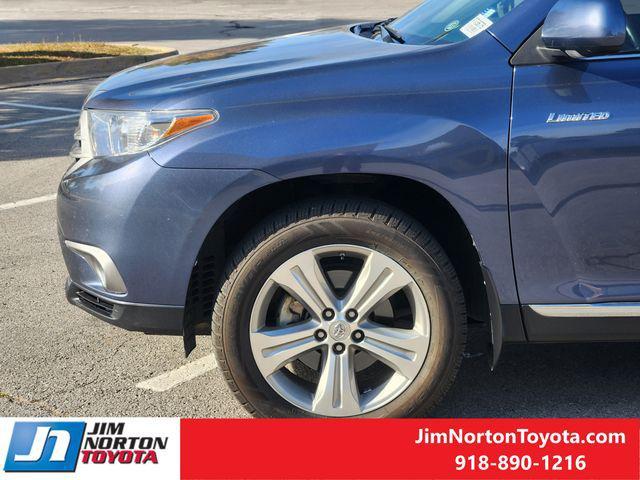 used 2013 Toyota Highlander car, priced at $17,047