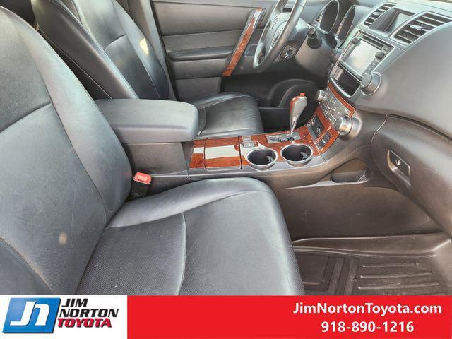 used 2013 Toyota Highlander car, priced at $17,047