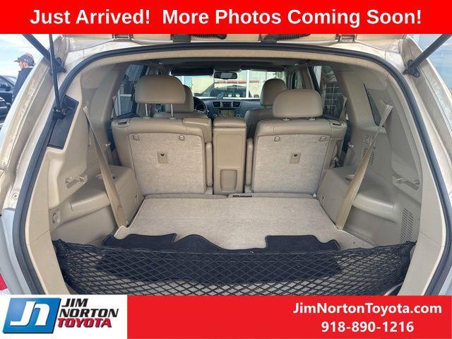 used 2012 Toyota Highlander car, priced at $16,126