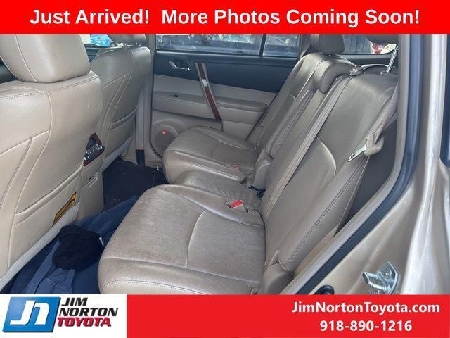 used 2012 Toyota Highlander car, priced at $16,126