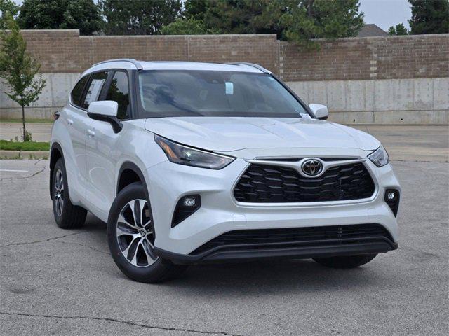 new 2024 Toyota Highlander car, priced at $44,326