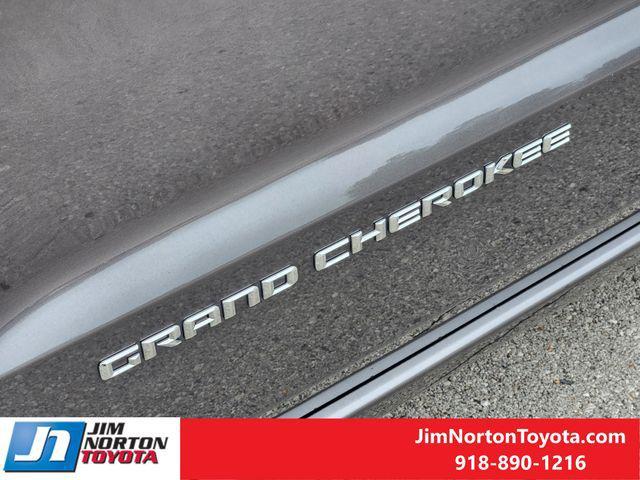 used 2015 Jeep Grand Cherokee car, priced at $17,646