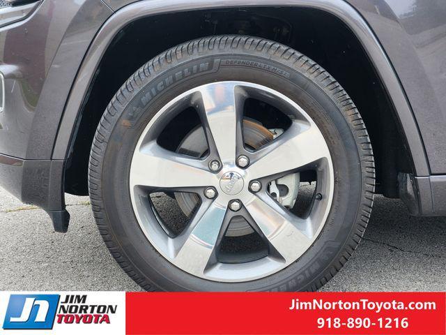 used 2015 Jeep Grand Cherokee car, priced at $17,646