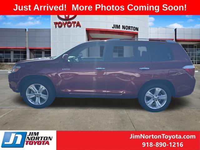 used 2010 Toyota Highlander car, priced at $11,667