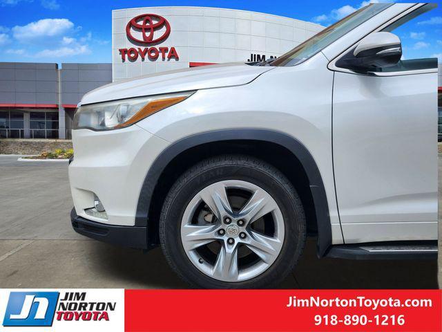 used 2015 Toyota Highlander car, priced at $16,296
