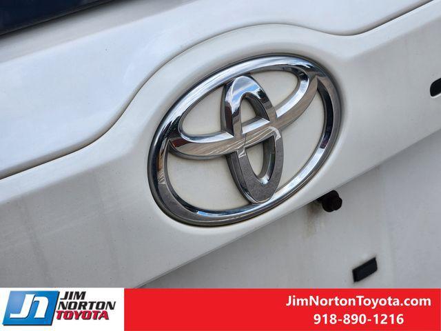 used 2015 Toyota Highlander car, priced at $16,296