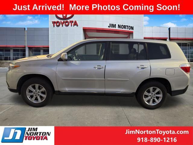 used 2011 Toyota Highlander car, priced at $12,086