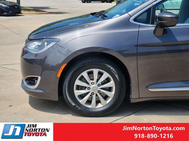 used 2017 Chrysler Pacifica car, priced at $14,357