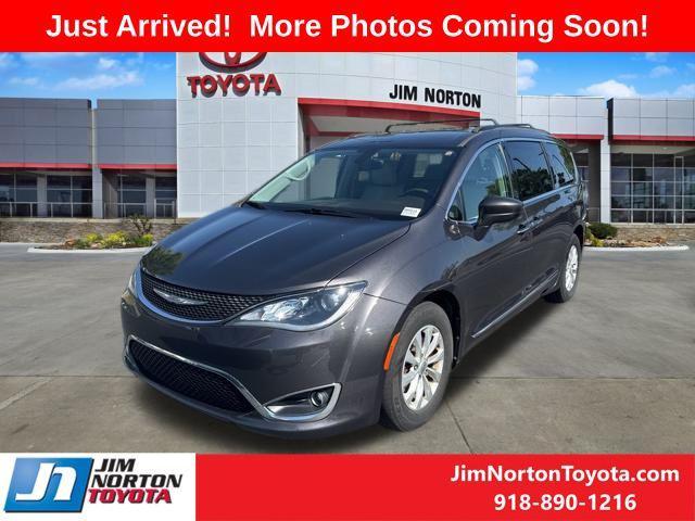 used 2017 Chrysler Pacifica car, priced at $15,601