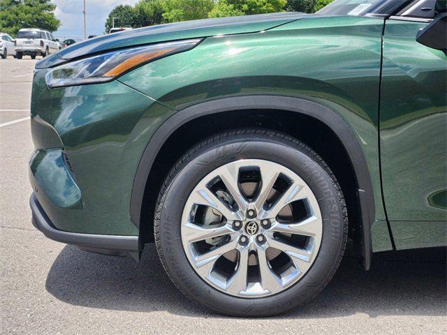 new 2024 Toyota Highlander car, priced at $49,068