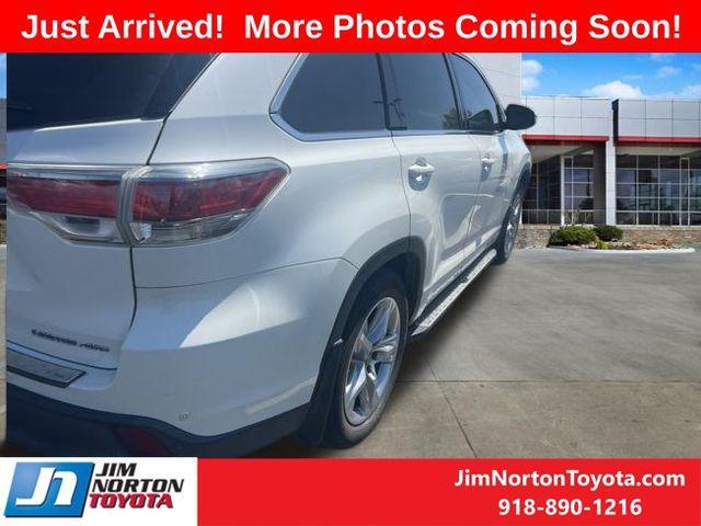 used 2016 Toyota Highlander car, priced at $17,628