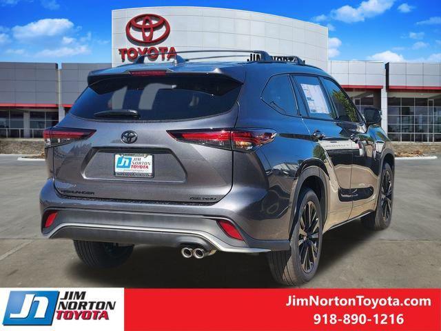 new 2025 Toyota Highlander car, priced at $48,083