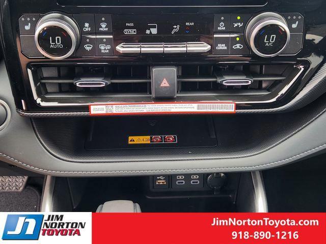 new 2025 Toyota Highlander car, priced at $48,083
