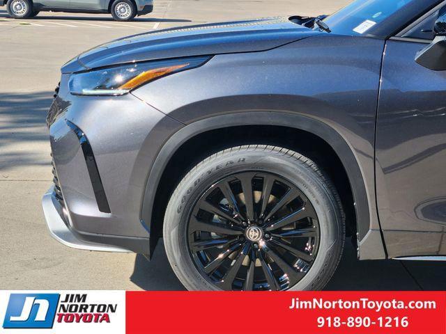 new 2025 Toyota Highlander car, priced at $48,083