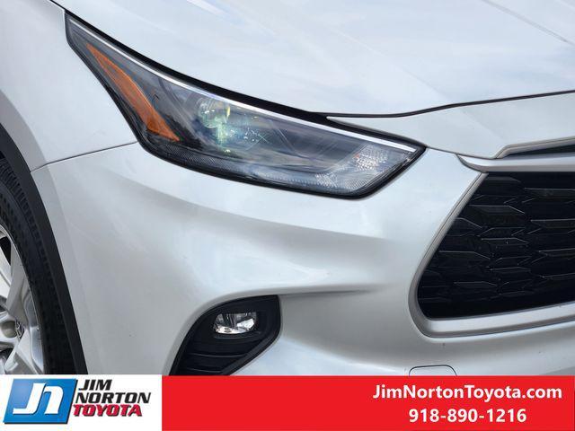 used 2023 Toyota Highlander car, priced at $31,804