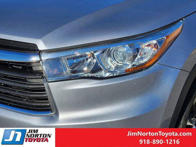 used 2016 Toyota Highlander car, priced at $16,975
