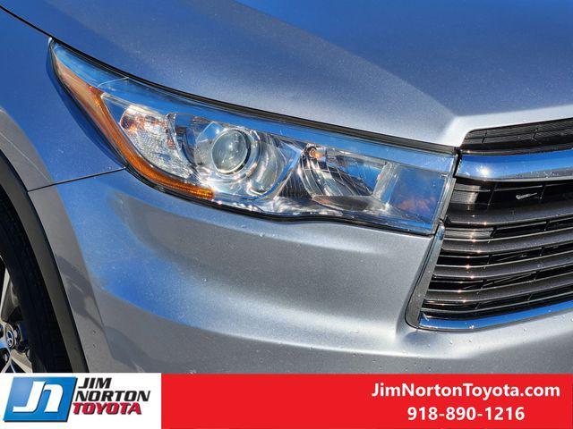 used 2016 Toyota Highlander car, priced at $16,975