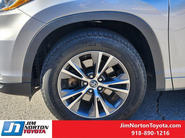 used 2016 Toyota Highlander car, priced at $16,975
