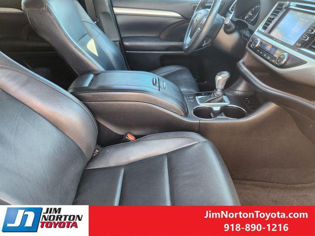 used 2016 Toyota Highlander car, priced at $16,975