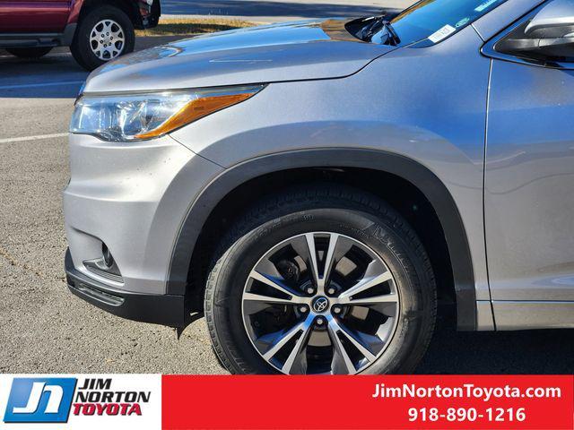 used 2016 Toyota Highlander car, priced at $16,975
