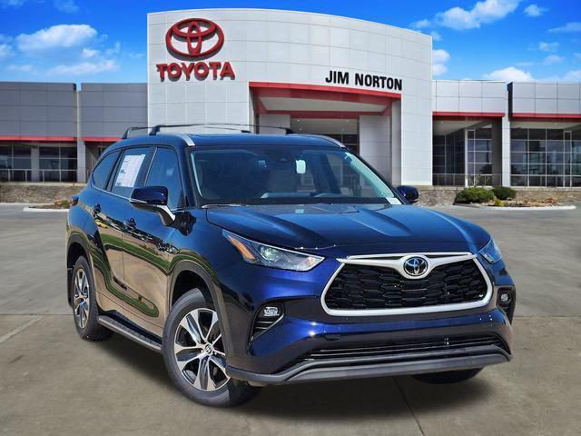 new 2025 Toyota Highlander car, priced at $46,106
