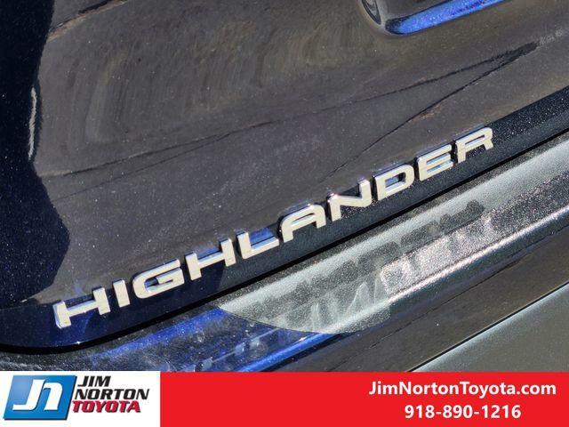 new 2025 Toyota Highlander car, priced at $46,106