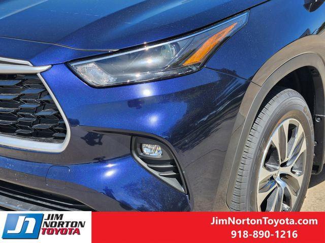 new 2025 Toyota Highlander car, priced at $46,106