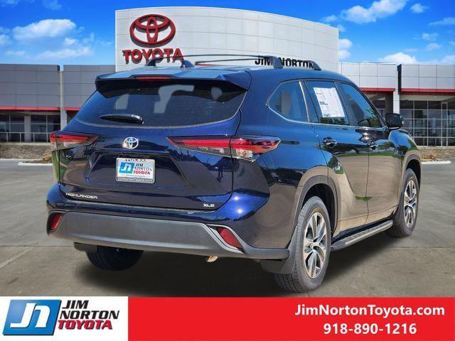 new 2025 Toyota Highlander car, priced at $46,106