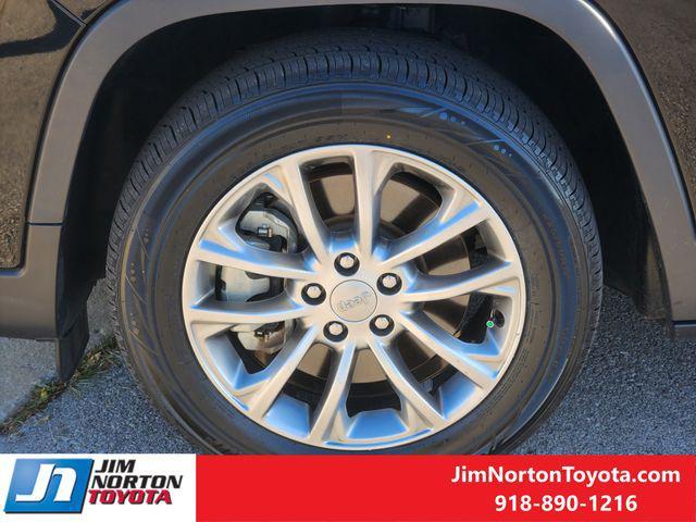 used 2021 Jeep Cherokee car, priced at $18,942