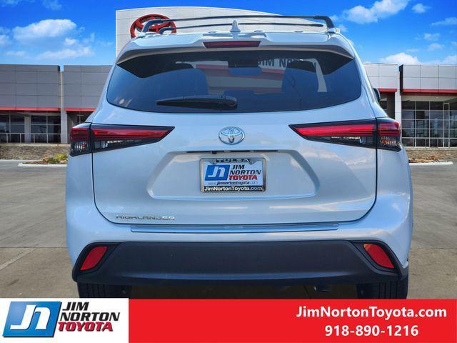 used 2023 Toyota Highlander car, priced at $35,614