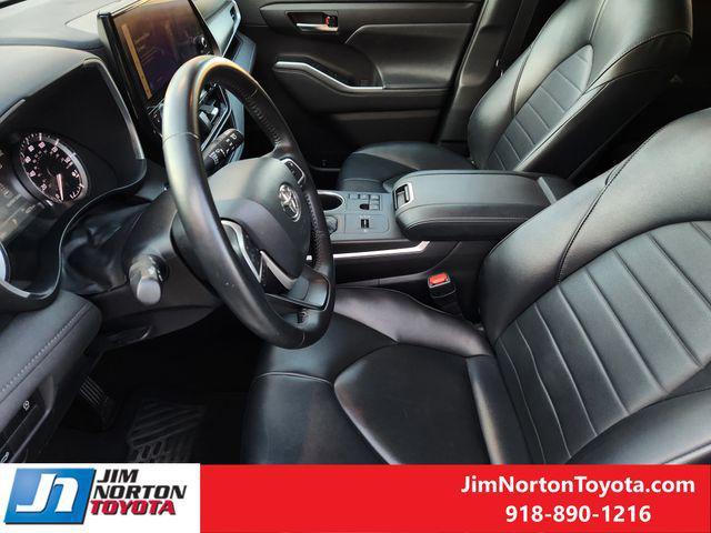 used 2023 Toyota Highlander car, priced at $35,614