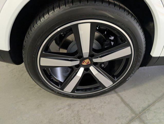 new 2025 Porsche Cayenne car, priced at $122,585
