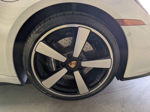 new 2025 Porsche 911 car