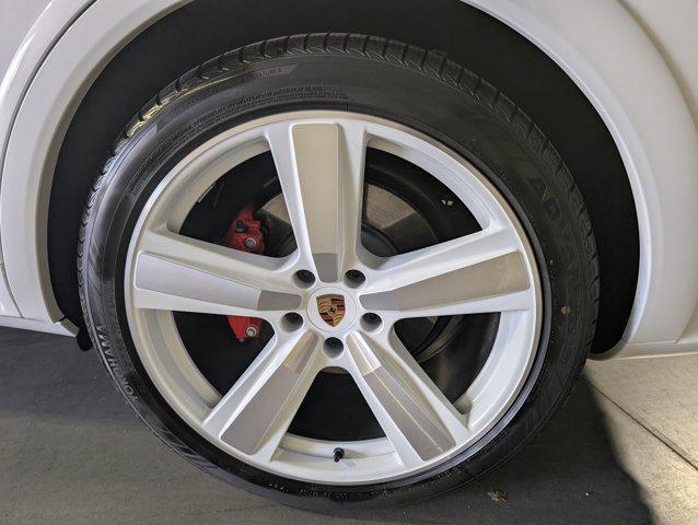used 2025 Porsche Cayenne E-Hybrid car, priced at $136,691
