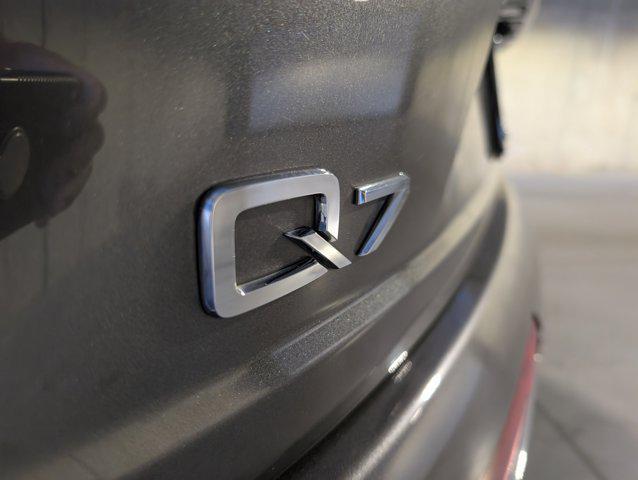 used 2018 Audi Q7 car, priced at $24,301