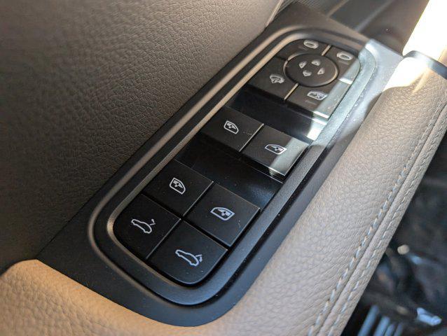 new 2025 Porsche Cayenne car